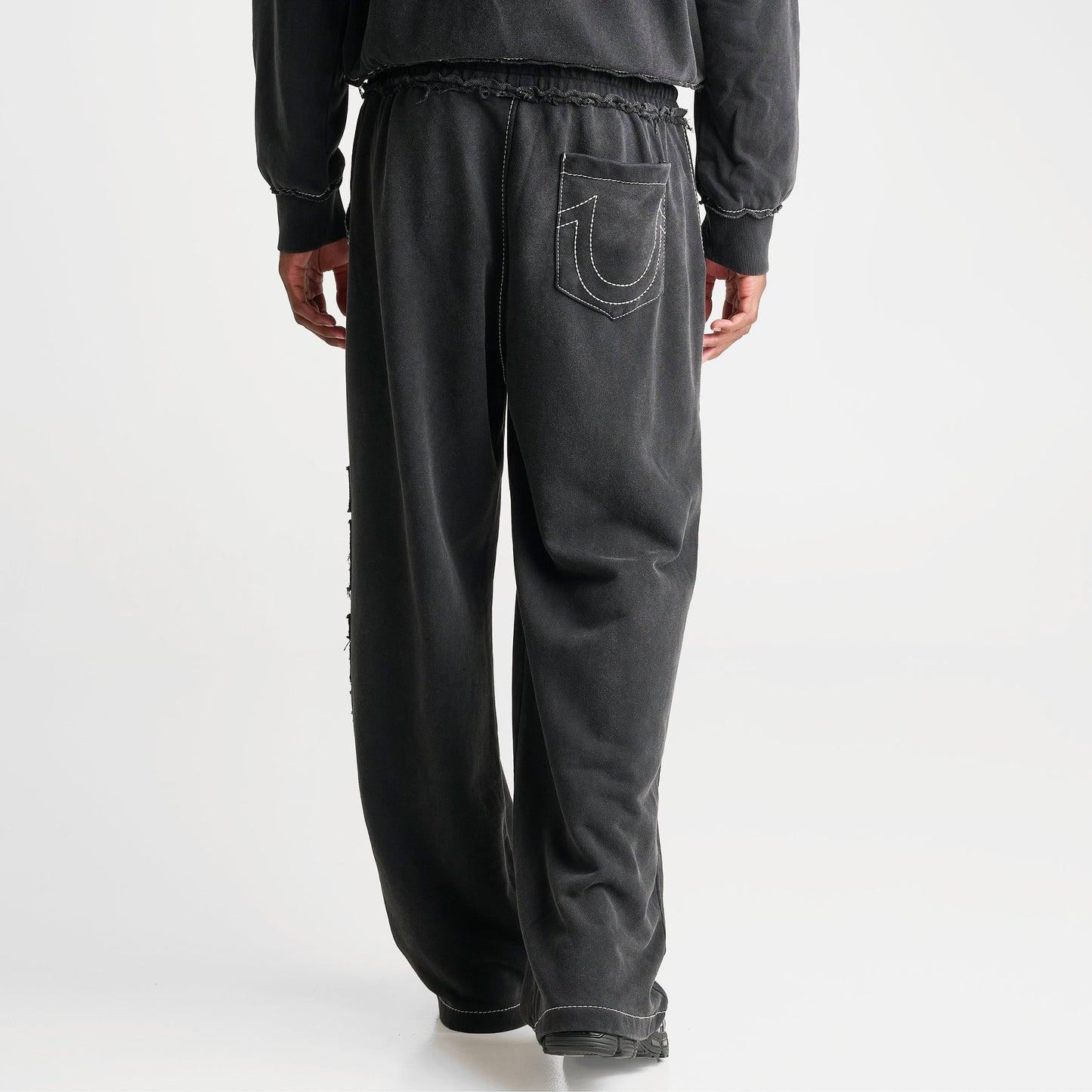 Men's True Religion Logo Appliqué Big T Baggy Sweatpants - Black