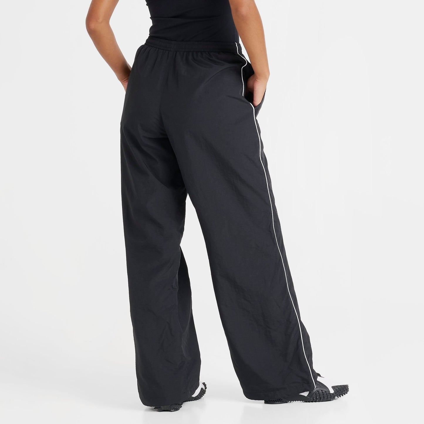 Women's DAILYSZN Weather-Resistant Piped Woven Pants - Black/White