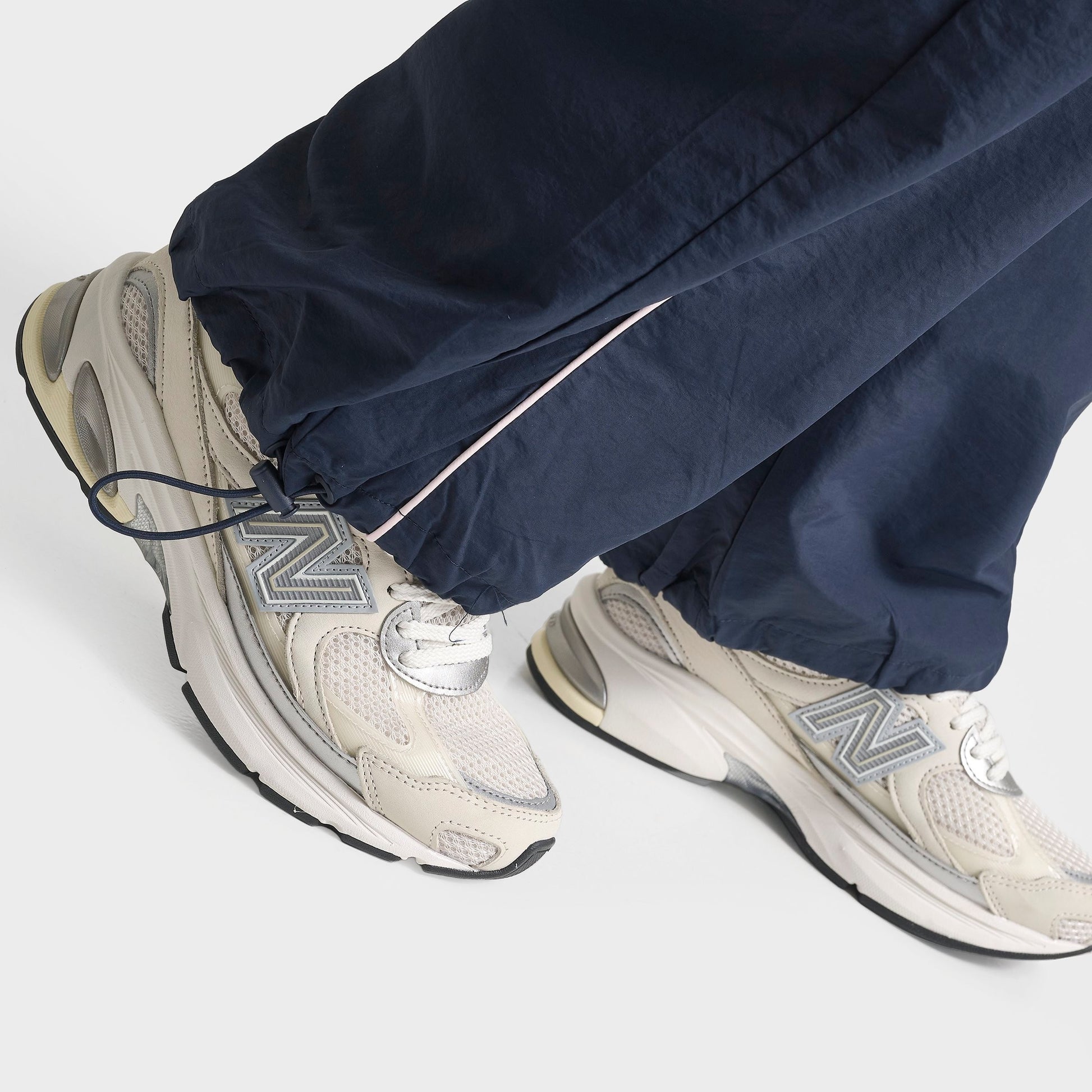 Women's DAILYSZN V2 Piped Woven Pants - Navy/Pink