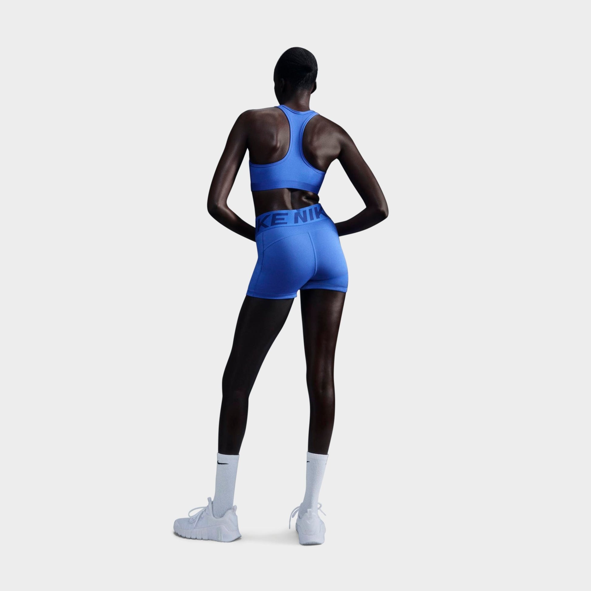 Women's Nike Swoosh Medium Support Sports Bra - Hyper Royal/White