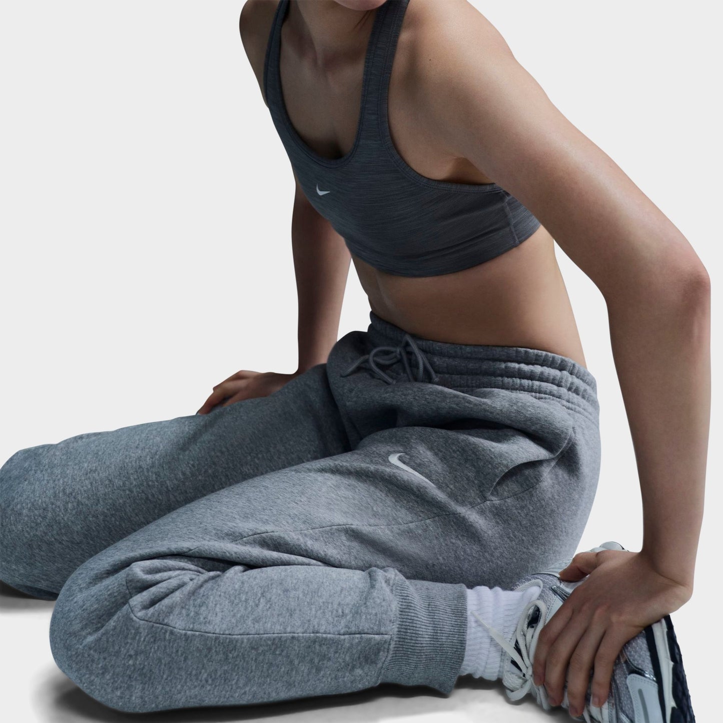 Women's Nike Sportswear Phoenix Fleece Mid-Rise Jogger Sweatpants - Dark Grey Heather/Sail