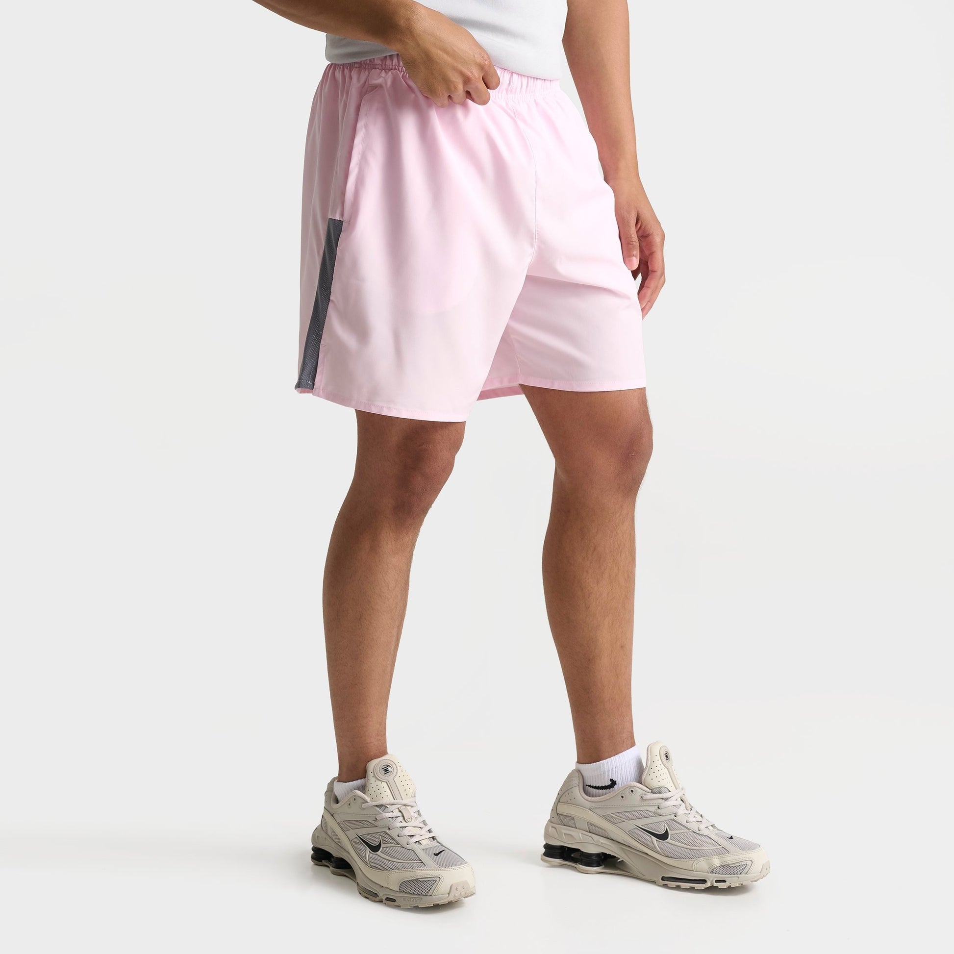 Men's Nike Dri-FIT Challenger Brief-Lined 7" Running Shorts - Pink Foam/Smoke Grey