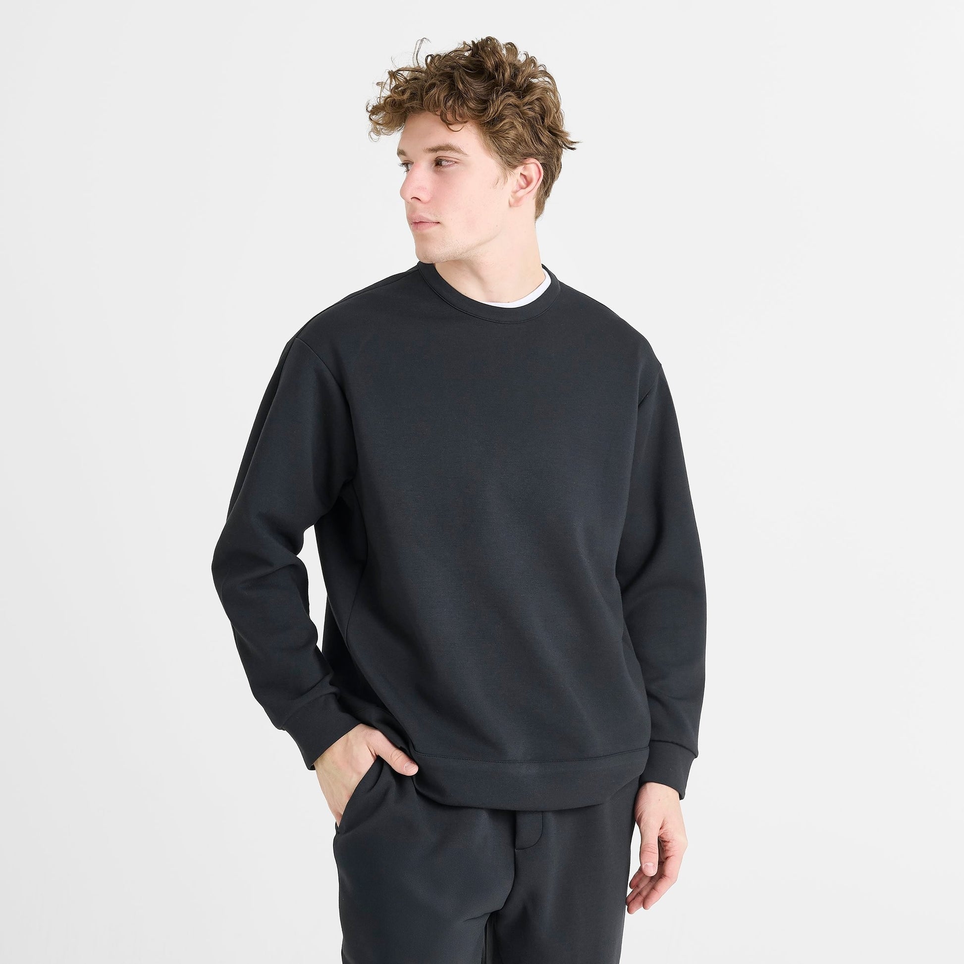 Men's Nike 24.7 ImpossiblySoft Dri-FIT Crewneck Sweatshirt - Black/Dark Smoke Grey
