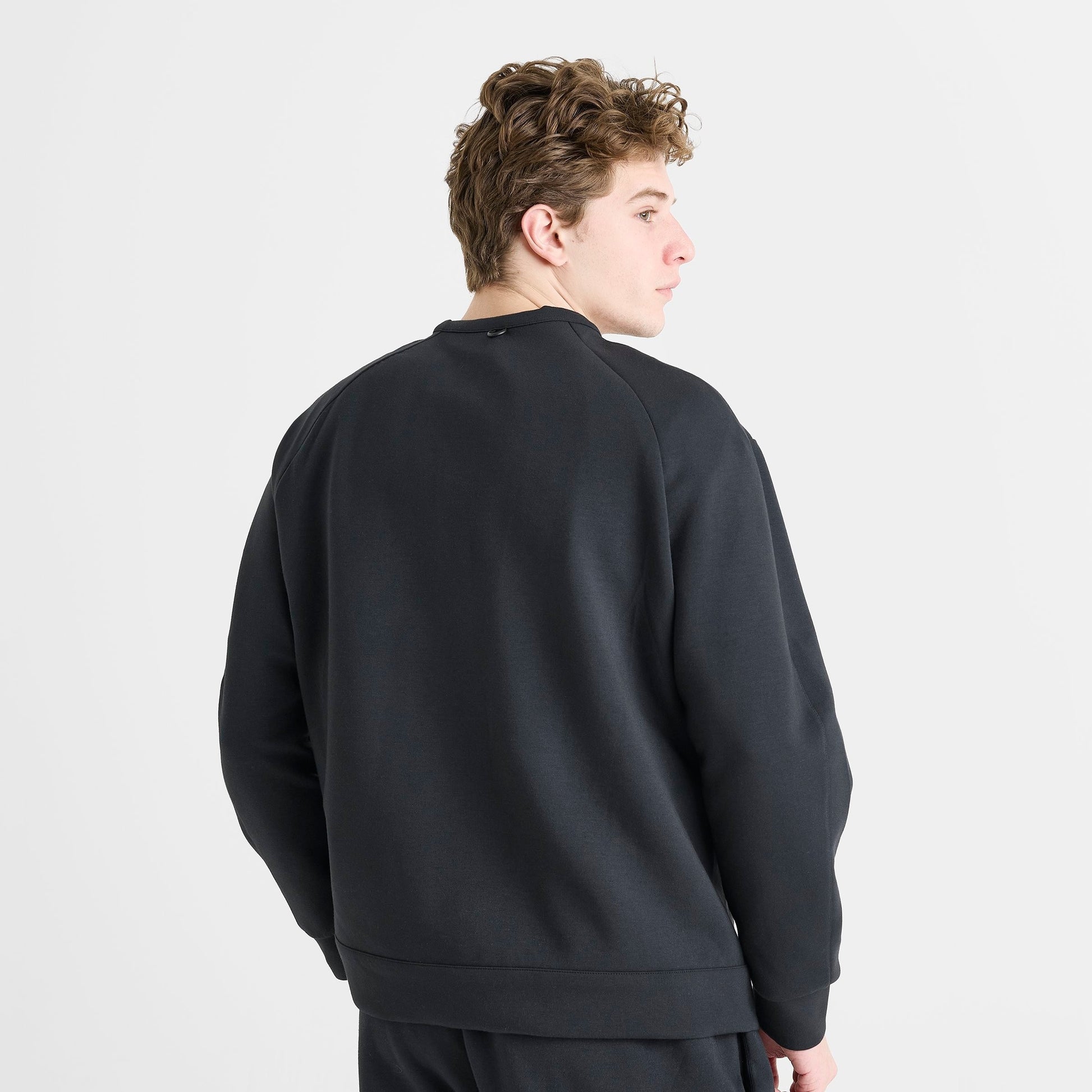 Men's Nike 24.7 ImpossiblySoft Dri-FIT Crewneck Sweatshirt - Black/Dark Smoke Grey