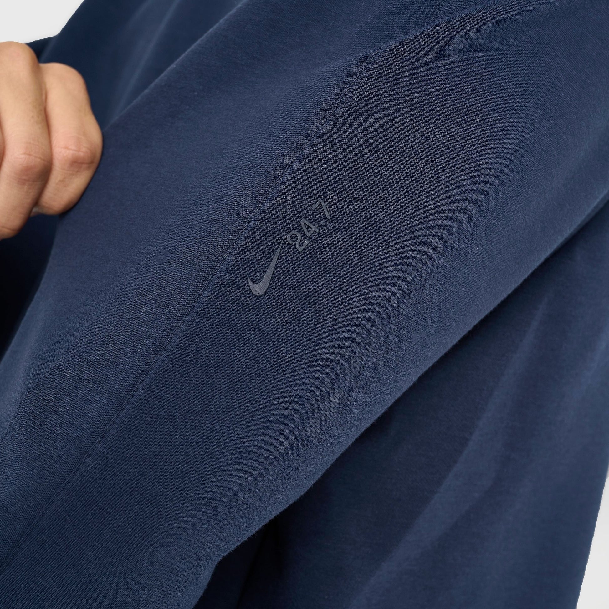 Men's Nike 24.7 ImpossiblySoft Dri-FIT Crewneck Sweatshirt - Obsidian/Dark Obsidian