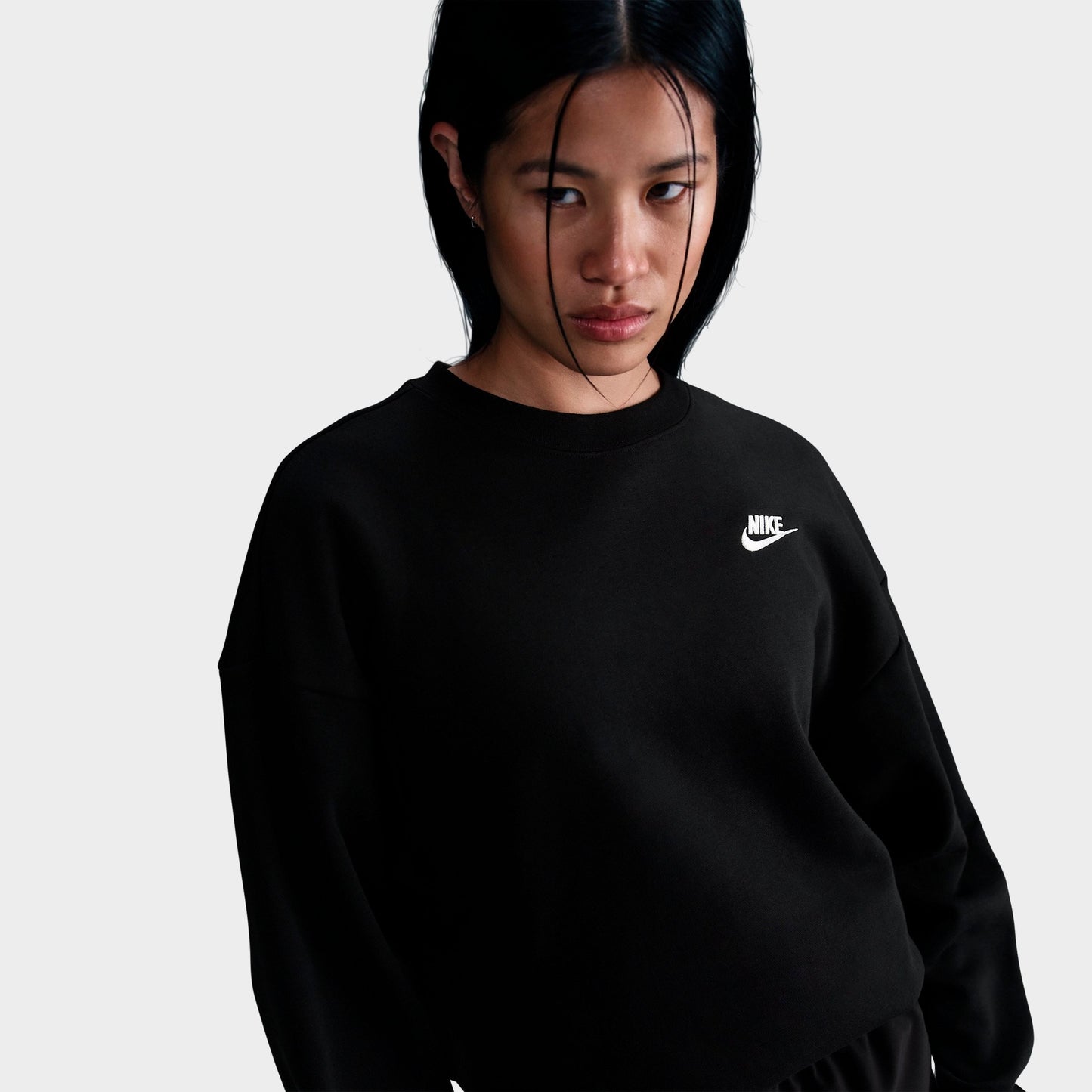 Women's Nike Sportswear Club Fleece Loose Crewneck Sweatshirt - Black/White