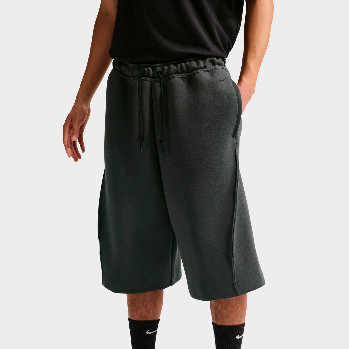 Men's Nike Sportswear Tech Fleece Oversized Fit Shorts - Anthracite/Black