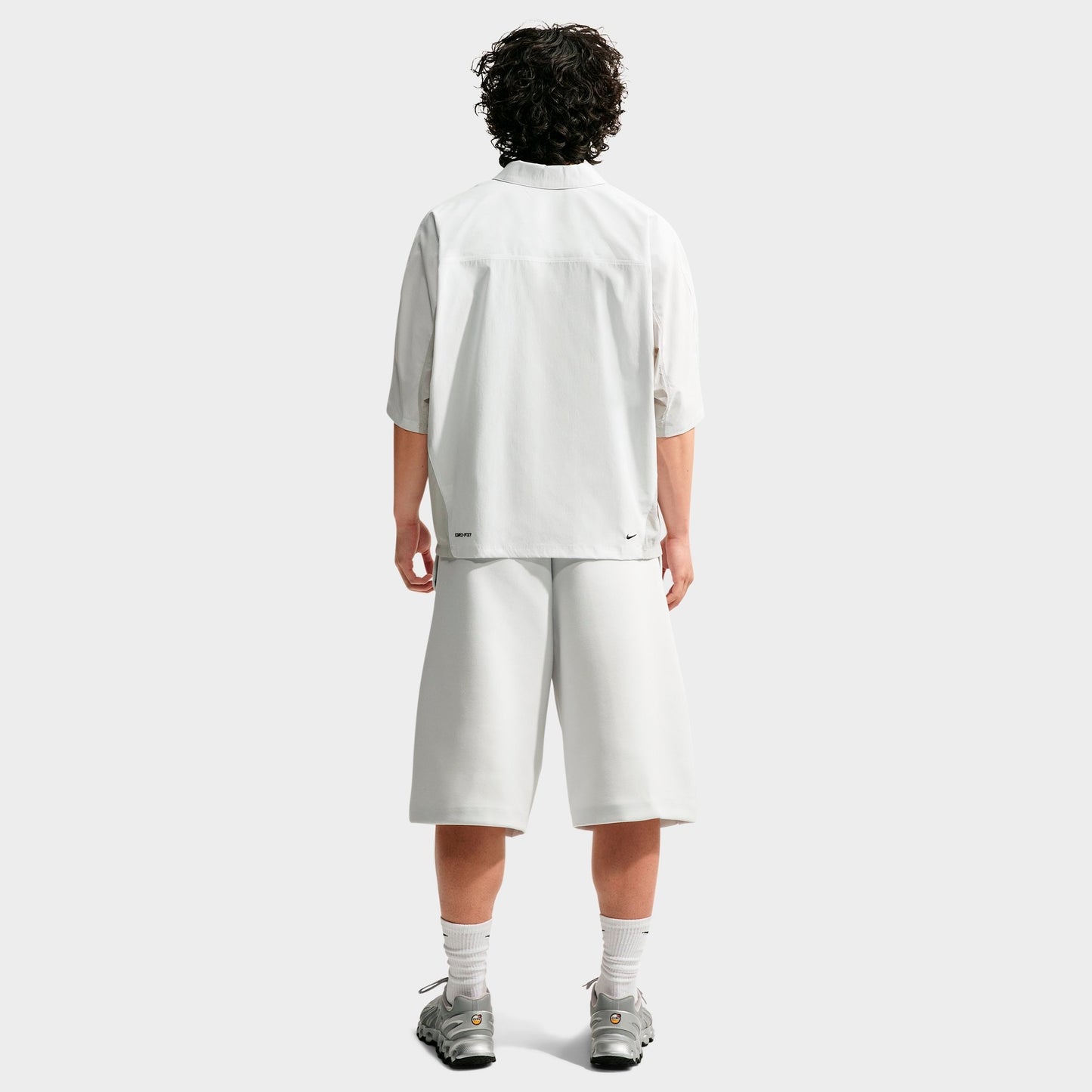 Men's Nike Sportswear Tech Fleece Oversized Fit Shorts - off white/black
