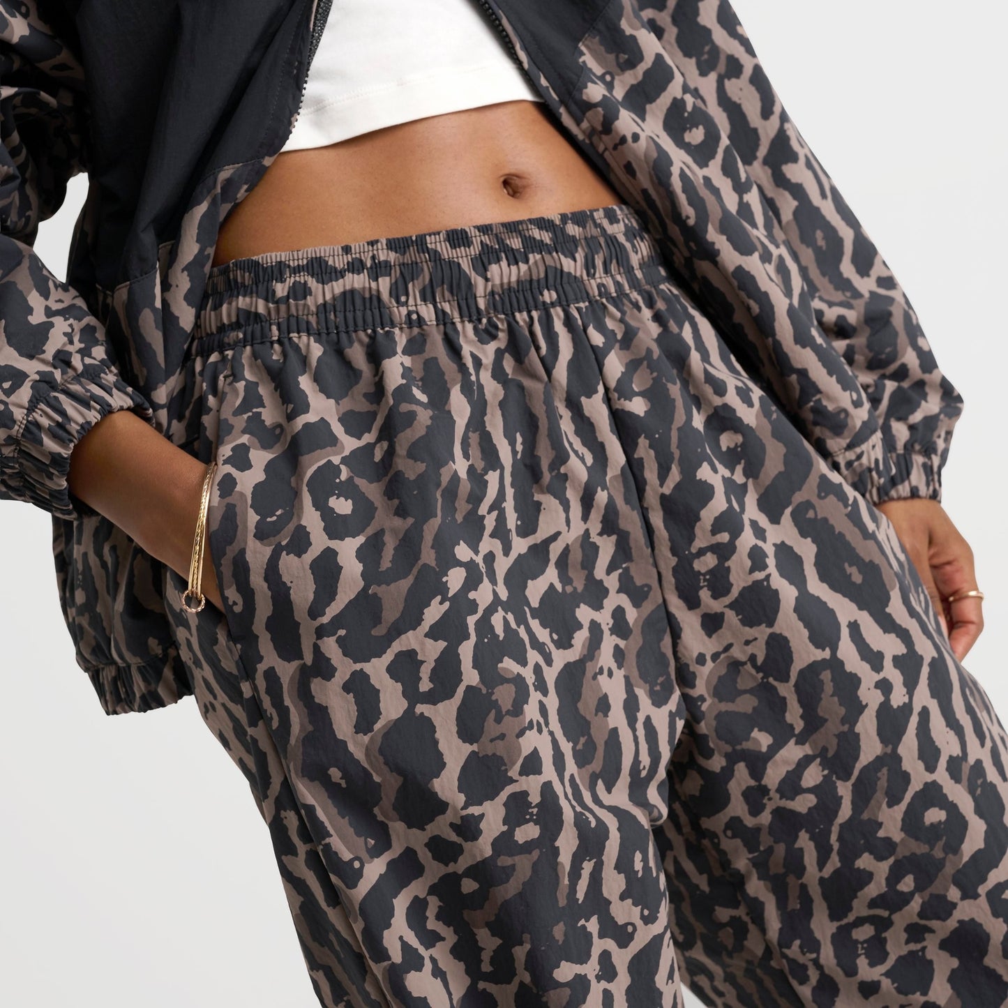Women's Nike Sportswear Woven Printed Jogger Pants - Black/Black