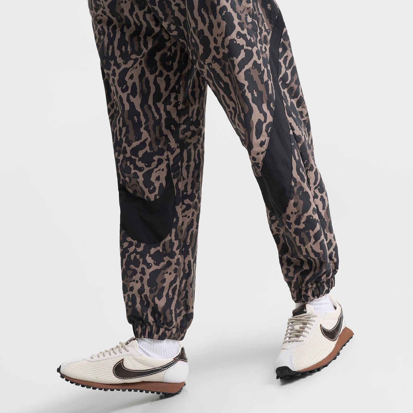 Women's Nike Sportswear Woven Printed Jogger Pants - Black/Black