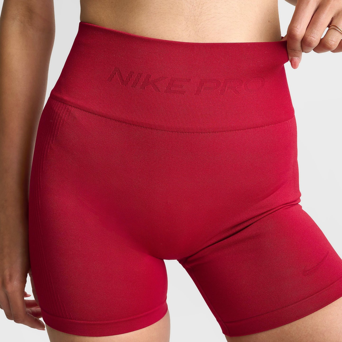 Women's Nike Pro Seamless Dri-FIT High-Waisted 5" Biker Shorts - Tough Red