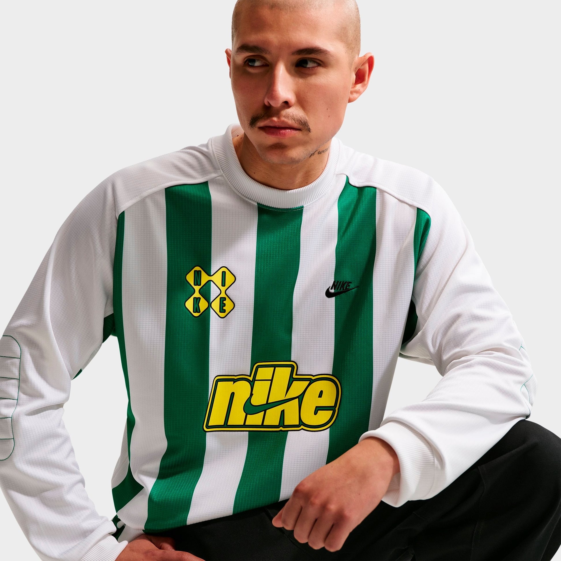 Men's Nike Sportswear Club Goalie Top - Malachite/White/Lightning
