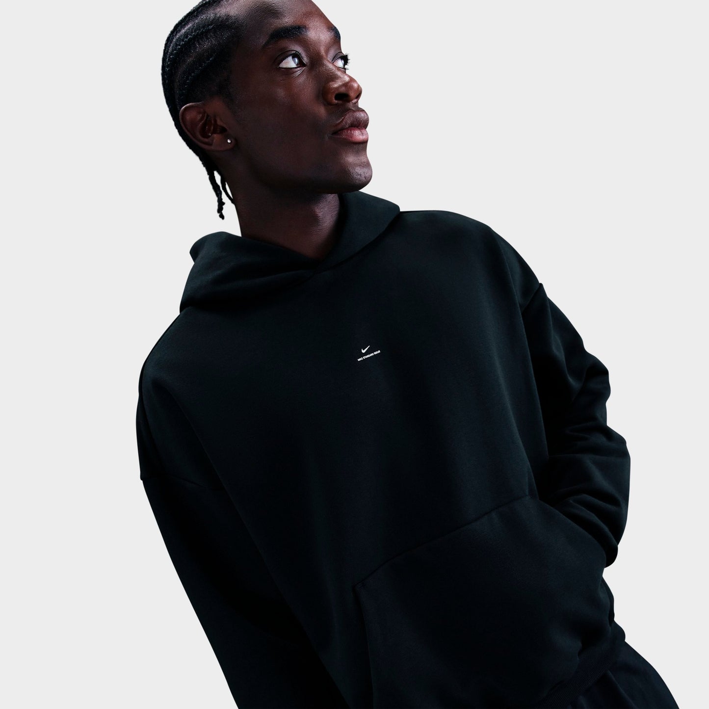 Men's Nike Standard Issue Therma-FIT Brushed Basketball Pullover Hoodie - Black/Pale Ivory