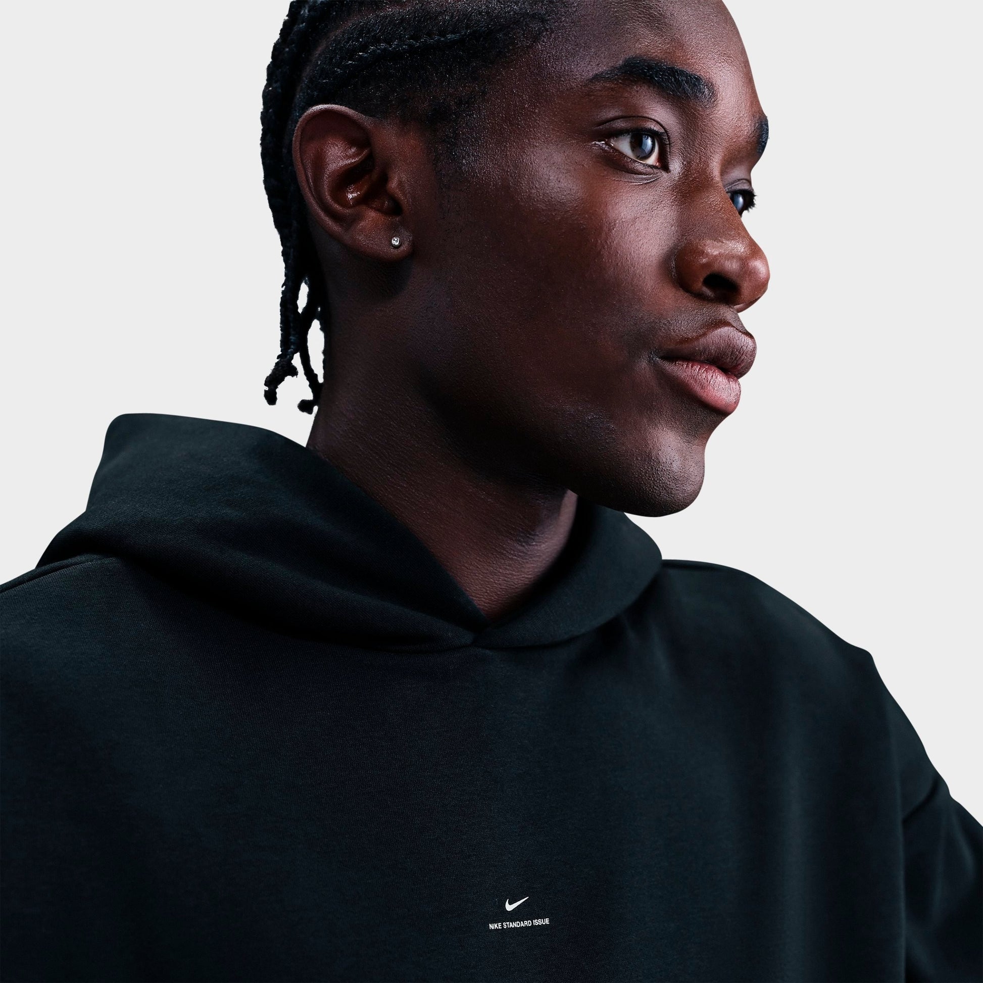 Men's Nike Standard Issue Therma-FIT Brushed Basketball Pullover Hoodie - Black/Pale Ivory