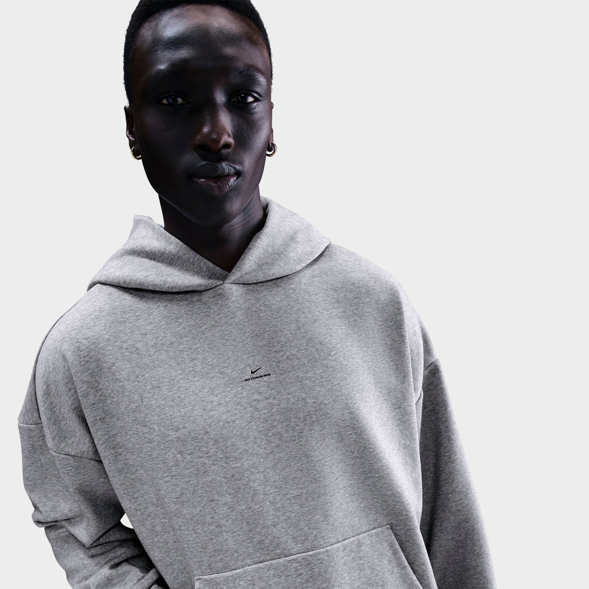 Men's Nike Standard Issue Therma-FIT Brushed Basketball Pullover Hoodie - Dark Grey Heather/Black
