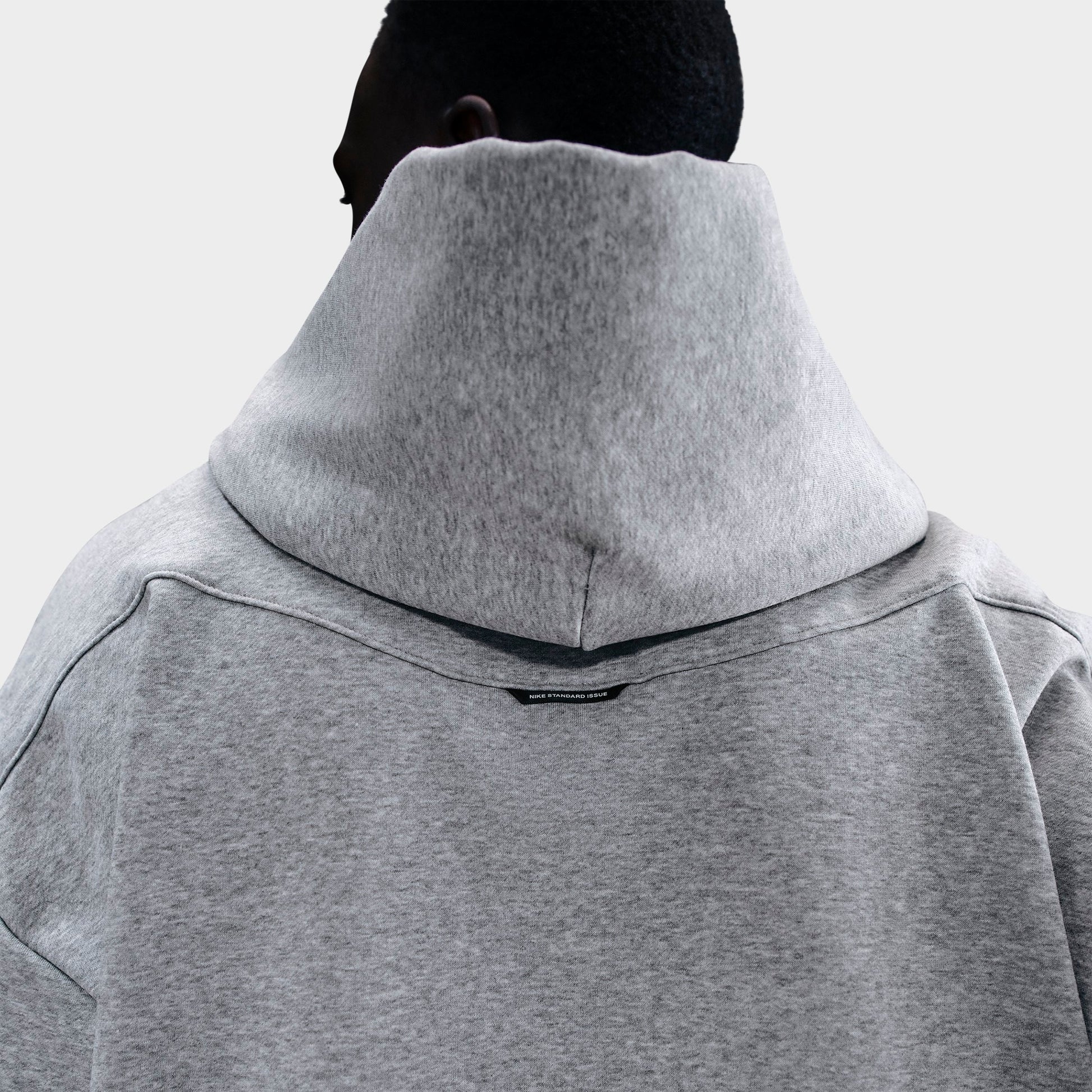 Men's Nike Standard Issue Therma-FIT Brushed Basketball Pullover Hoodie - Dark Grey Heather/Black