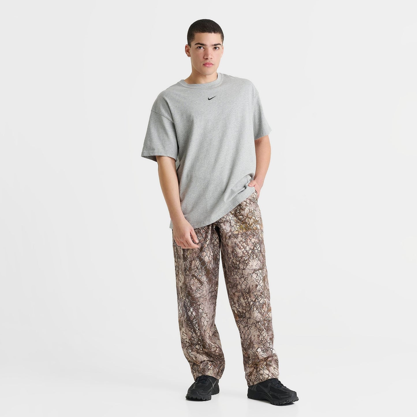 Men's Nike Club Chain Camo Woven Cargo Pants - Khaki/Velvet Brown