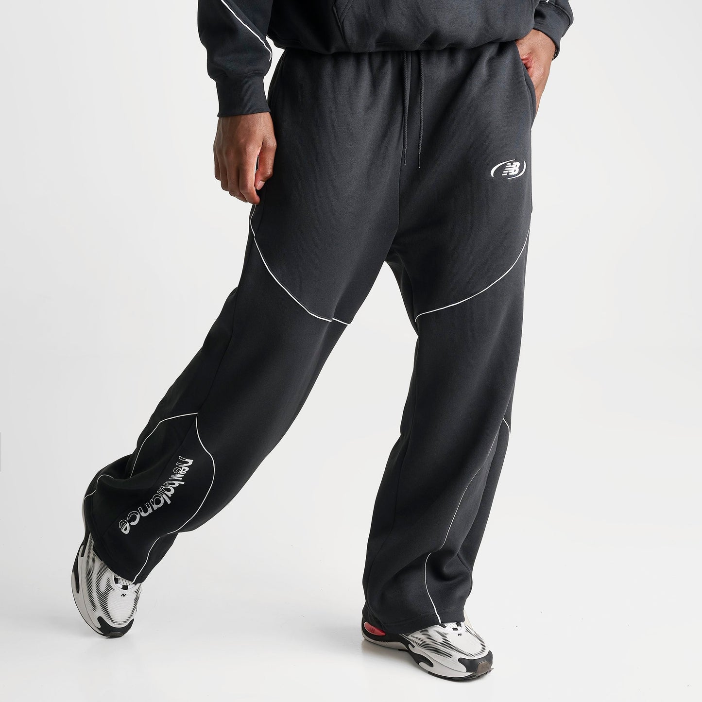 Men's New Balance Trackside Fleece Sweatpants - Black/White