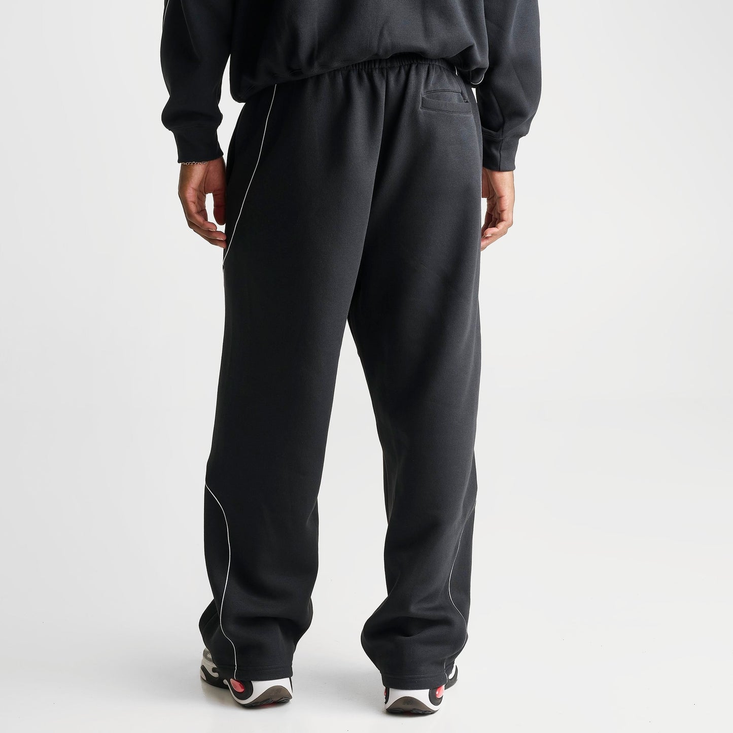 Men's New Balance Trackside Fleece Sweatpants - Black/White
