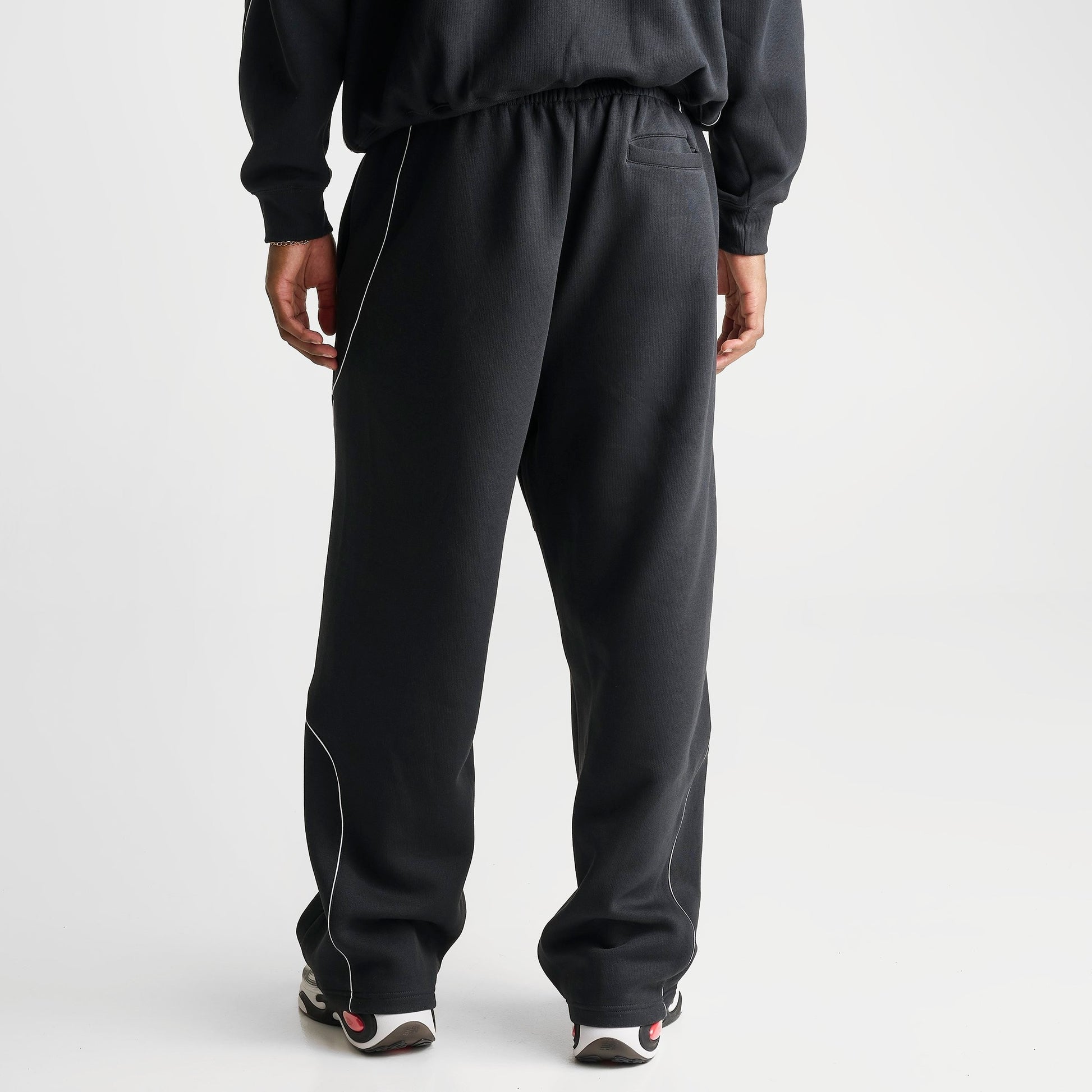 Men's New Balance Trackside Fleece Sweatpants - Black/White
