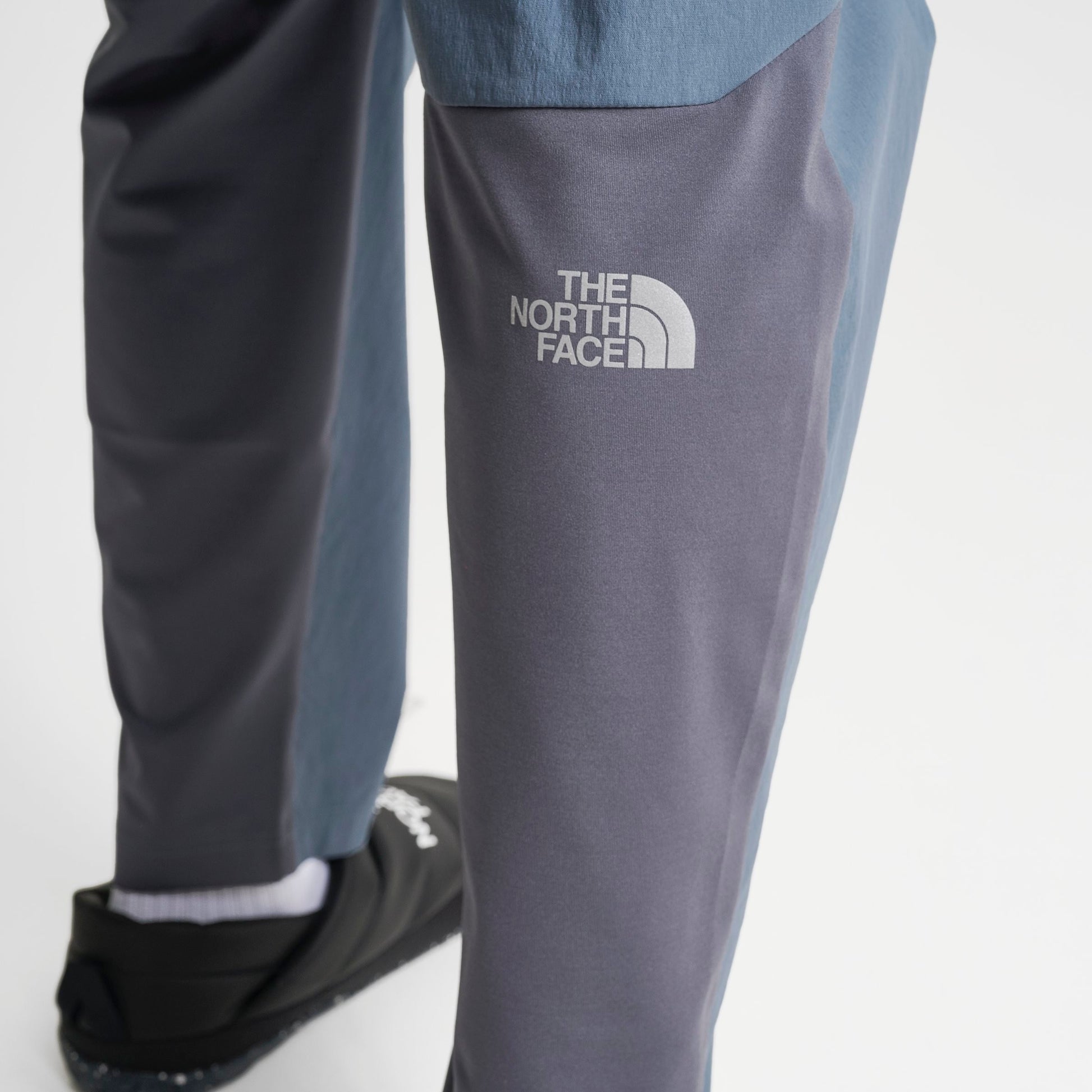 Men's The North Face Performance Woven Track Pants - Granite Grey